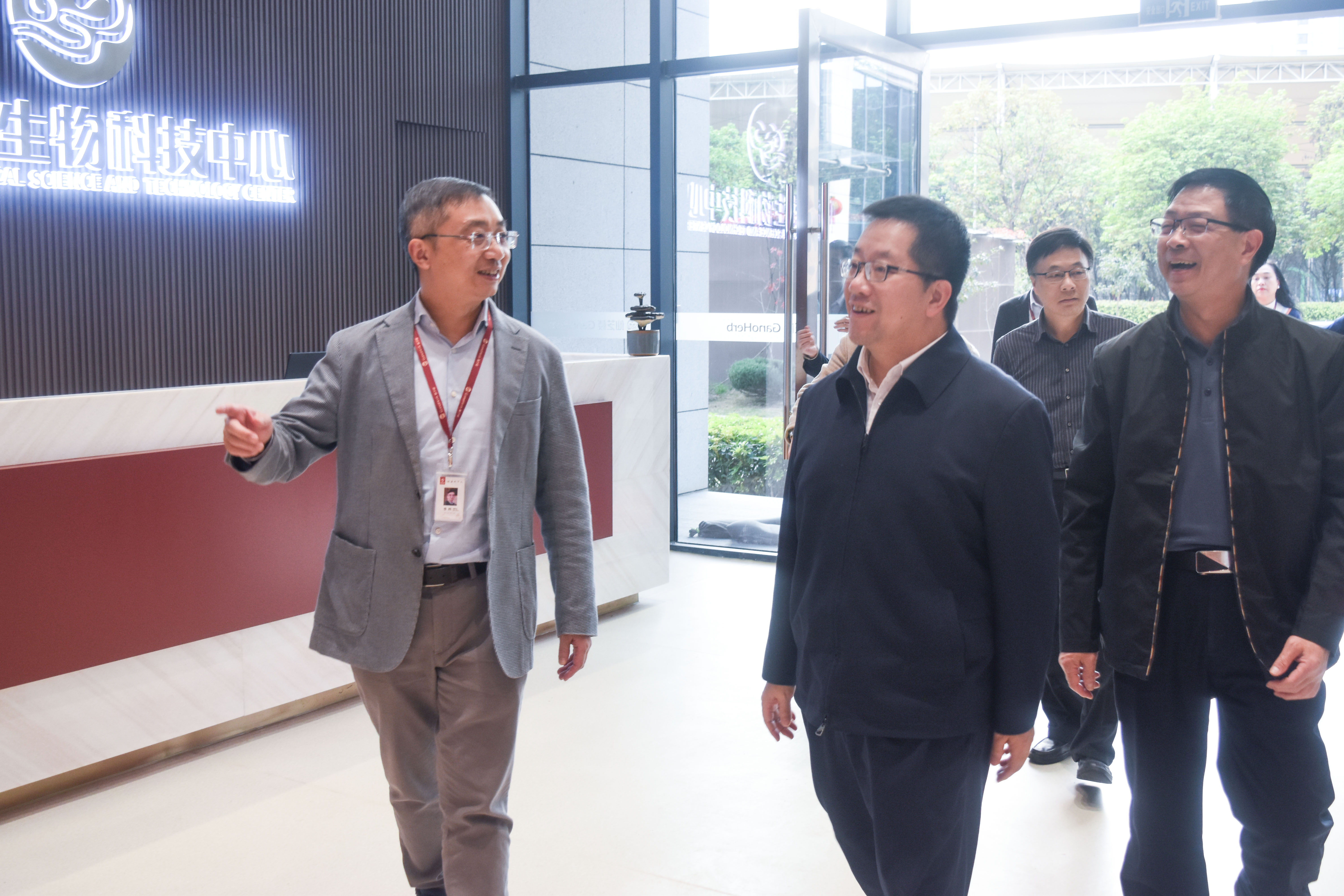 省农业农村厅陈明旺厅长莅临Z6尊龙·抖圈调研指导